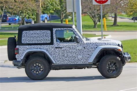 SPIED: [pics] JL Wrangler 2-Door Shows Off the New Soft Top | Modern Jeeper