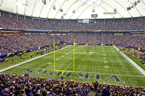 Metrodome - History, Photos & More of the Minnesota Vikings former NFL ...