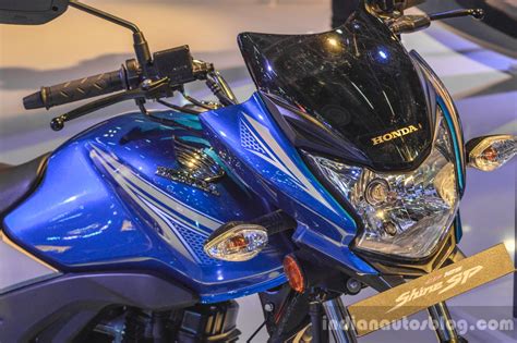 Honda CB Shine SP headlamp at Auto Expo 2016