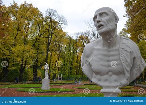 Sculpture in the park editorial image. Image of nicholas - 186859910