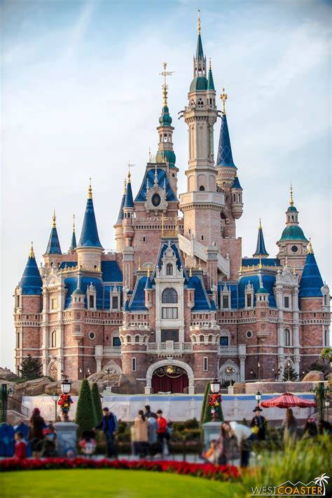 Insights and Sounds: The Most Excellent Shanghai Disneyland Castle Photo