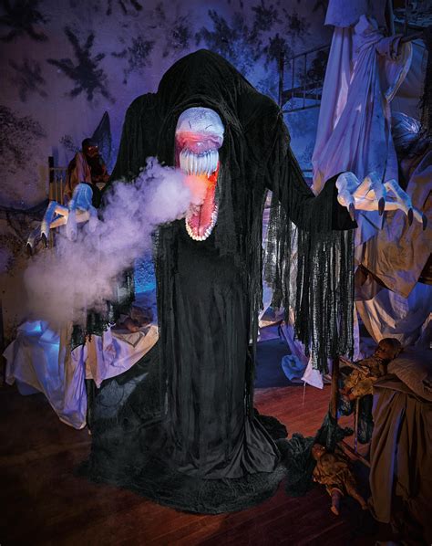 Spirit Halloween Reveals 40th-Anniversary Animatronics, Including ...