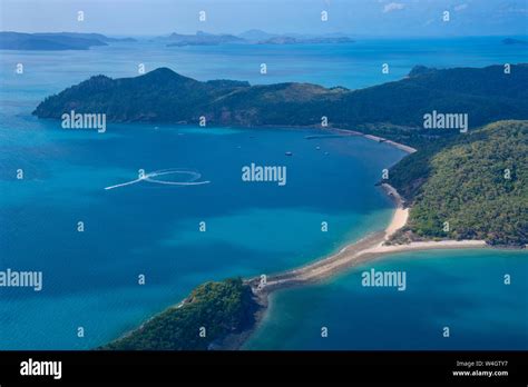 Whitsunday islands aerial hi-res stock photography and images - Alamy