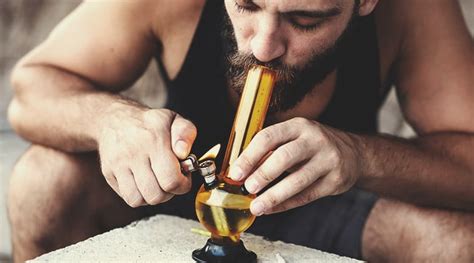 How To Prepare, Smoke And Clean A Bong - RQS Blog