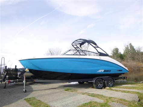 New 2023 Yamaha Boats AR250, 48821 Lansing - Boat Trader