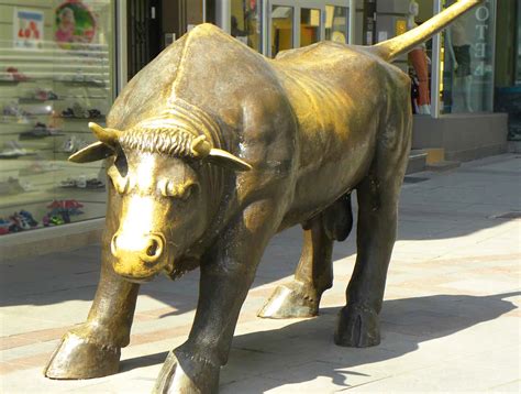 Modern Animal street bull bronze sculpture | Animal Sculptures