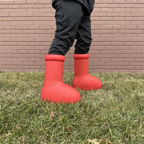 Celebrities Wearing Mschf's Big Red Boots: Ciara, Seth