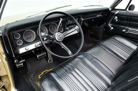 1967 CHEVROLET IMPALA SS - Interior - 181092