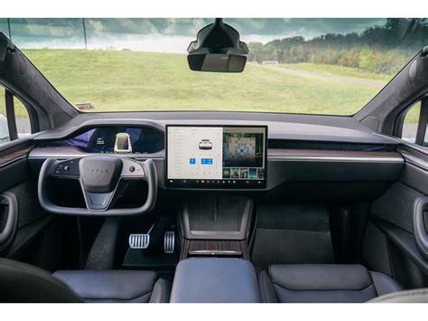 2023 Tesla Model X: 49 Interior Photos | U.S. News