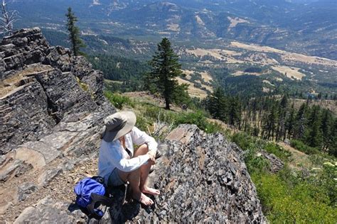 Hiking the Grizzly Peak Trail Near Ashland, Oregon | Hiking trails ...