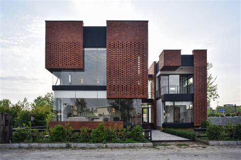 Maziar Brick House / Naghshe Khak Architectural Group | ArchDaily