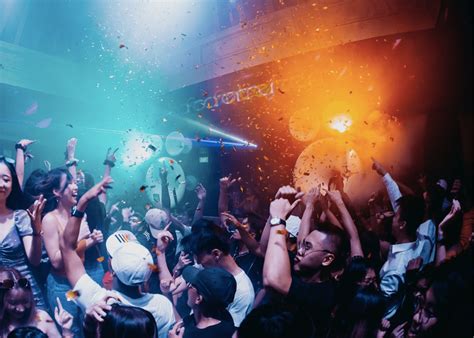 Blog - THE BEST NIGHTCLUBS IN SINGAPORE TO DANCE | Carmen Courtesan