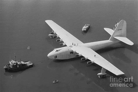 Howard Hughes Spruce Goose Photograph by Bettmann | Pixels