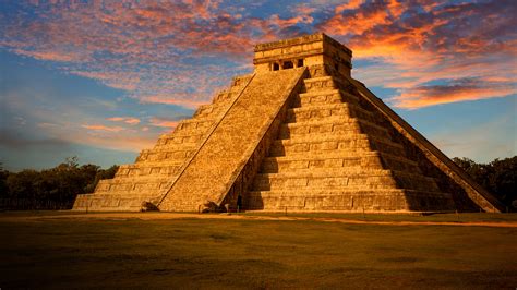 El Castillo (The Kukulkan Temple) of Chichen Itza, mayan pyramid in ...