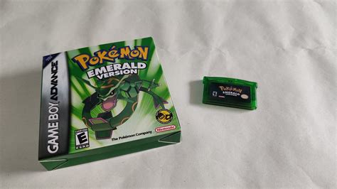 GameBoy Advance SP + pokemon emerald - ayanawebzine.com