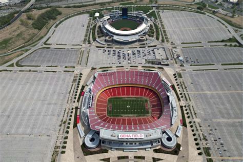 KC Chiefs President Details Plans for Arrowhead Stadium Future - Sports ...