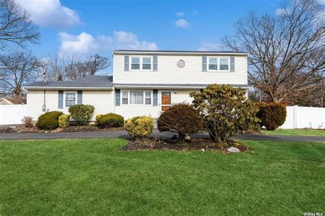 3 Garden Street, Holtsville, NY 11742 | Trulia