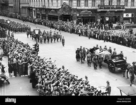 Funeral of Reinhard Heydrich, 1942 Stock Photo: 37009438 - Alamy