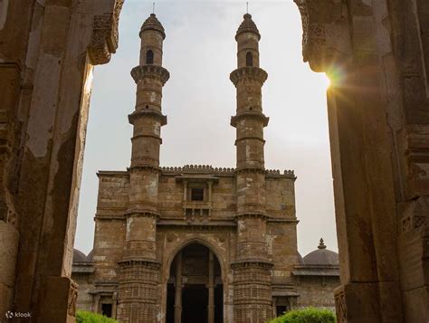 Vadodara, Pavagadh, and Champaner Day Trip from Ahmedabad, India ...