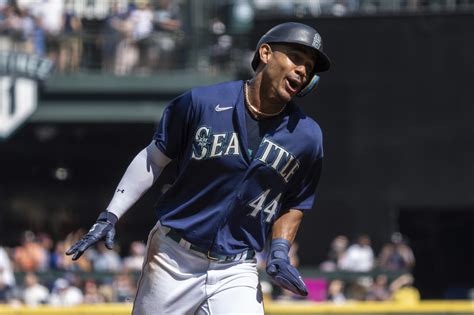 Julio Rodríguez, Mariners agree to deal worth up to $469M | AP News