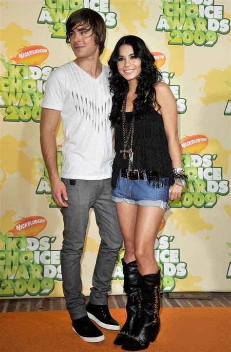 Zac Efron Vanessa Hudgens Kids Choice Awards - SheClick.com