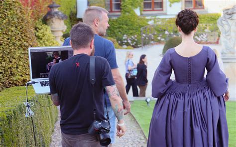 6 Beautiful 'Outlander' Behind-the-Scenes Photos