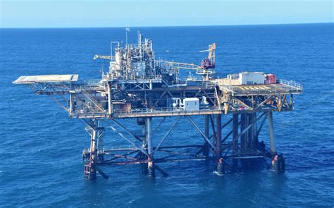 How Offshore Oil Rigs Could Offer a New Platform for Aquaculture