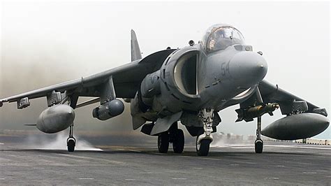 The Incredible Capabilities Of The Legendary Harrier Jump Jet