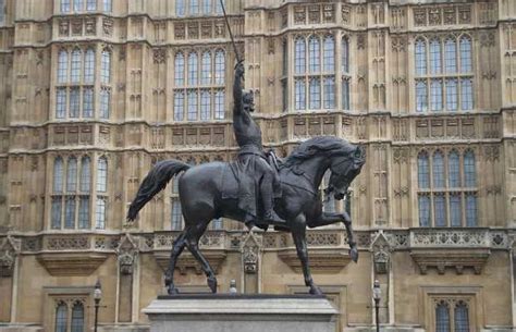 Statue of Richard I of England in London: 1 reviews and 3 photos