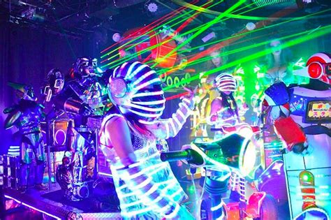 Vancouver hosts a robot restaurant show with a Japanese twist ...