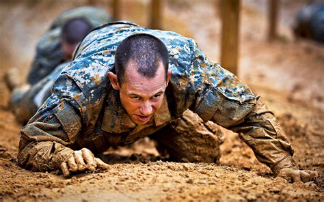 A 59-Year-Old Staff Sergeant Graduated From Army Boot Camp Last Year ...