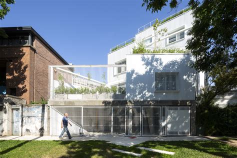 Gallery of Balconies in Buenos Aires: Design Strategies in Apartments - 5