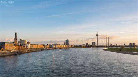 Düsseldorf Skyline am Abend | Michael Valjak Fotografie - Stadt. Natur ...