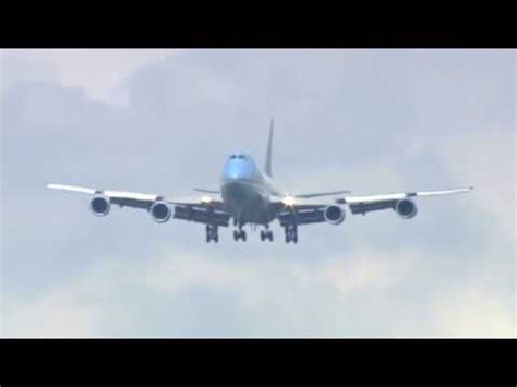 WATCH: The Most Impressive Air Force One Landing You'll Ever See - YouTube