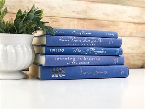 Blue Bookshelf Decor – Elements