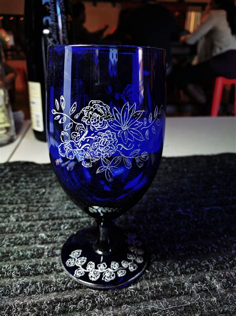 Custom Engraved Wine Glasses Will Wow This Holiday Season