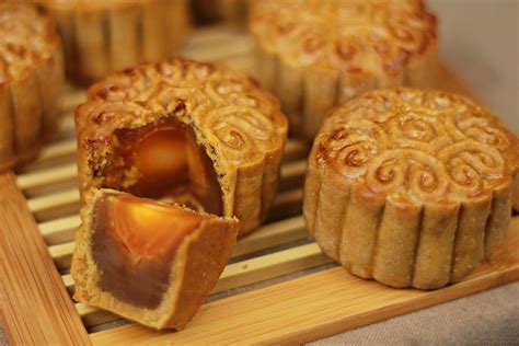 Traditional Mooncakes (月饼) | TheZongHan | Recipe | Salted egg yolk ...