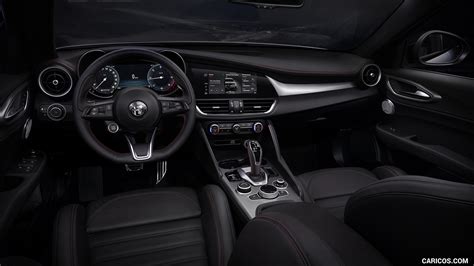 Alfa Romeo Giulia | 2023MY | Interior, Cockpit