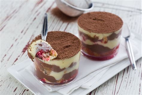 Zuppa inglese (Italian trifle) - Italian recipes by GialloZafferano