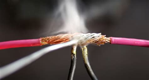 3 Steps to Solder Wires to Connectors - ElectronicsHacks