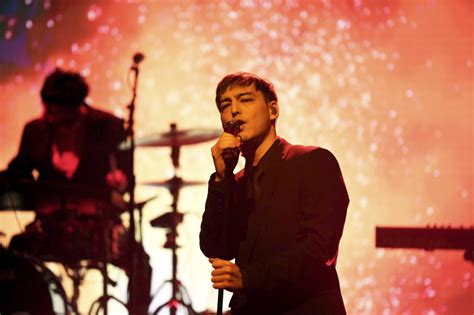 Joji makes TV debut with spotless "Run" performance on Jimmy Fallon ...