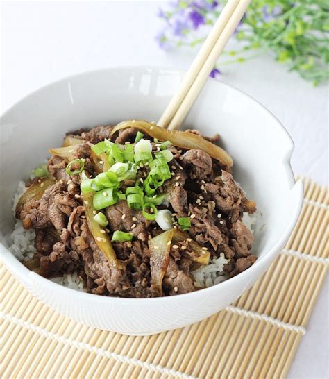 Easy & Delicious Japanese Beef Bowl (Gyudon) Recipe - Couple Eats Food