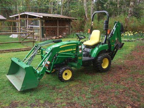 JOHN DEERE 2305 LOADER/BACKHOE Campbell River, Comox Valley