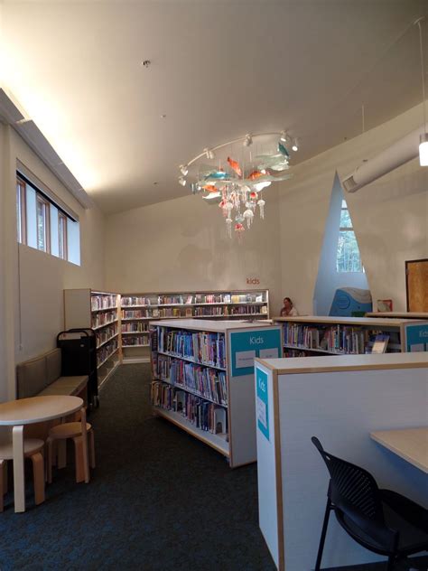 Art in children's area. Kingston (WA) Kitsap Regional Library. | Decor ...