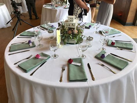 White with hazel napkins. Buffet place setting. | Napkins wedding table ...