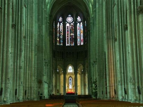 Saint-Quentin Basilica - Saint Quentin