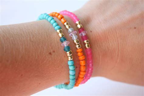 StitchST: DIY Glass Beaded Bracelets