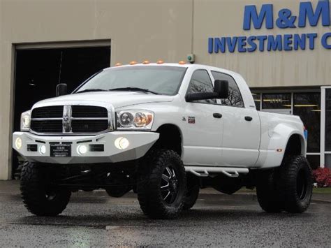 2007 Dodge Ram 3500 DUALLY 4X4 Mega Cab / 5.9 DIESEL / 6-Speed LIFTED