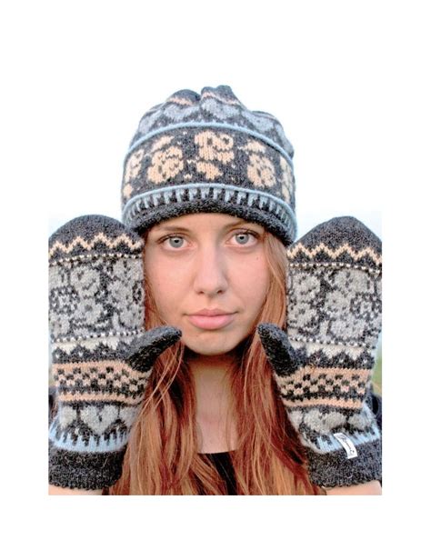 Kauni wool hat with patterns