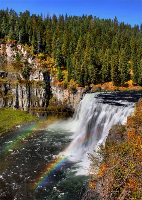 A Guide to Southeast Idaho’s Fall Foliage - Rocky Mountain Elk Ranch